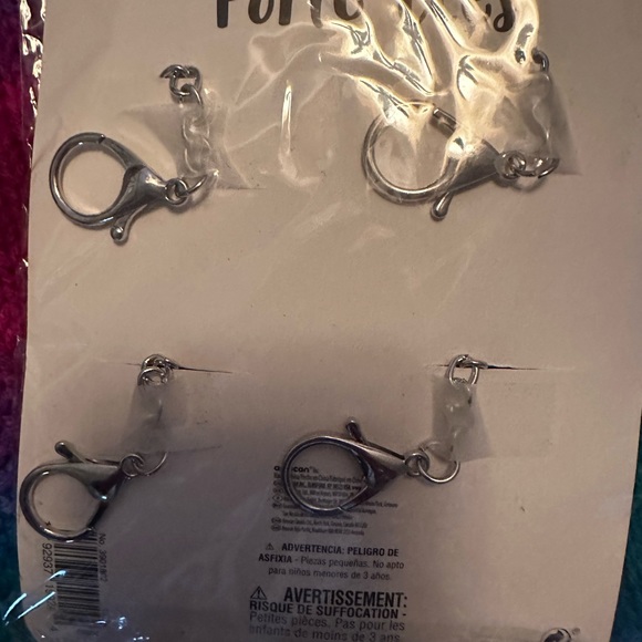 [4]  Keychains - Picture 2 of 2